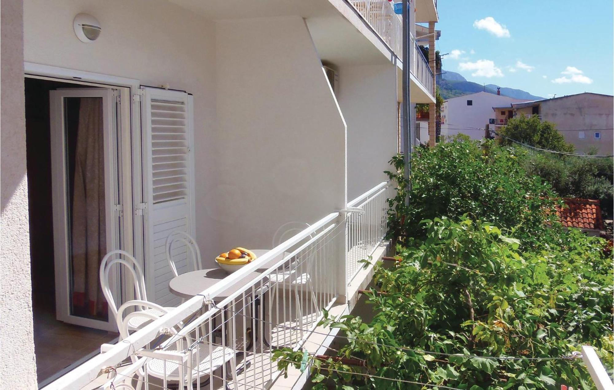 Nice Apartment In Makarska Kültér fotó