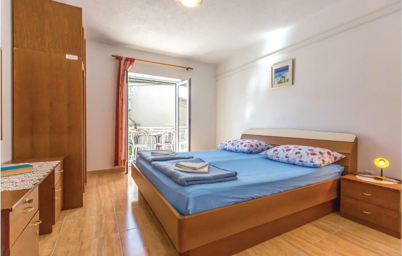 Nice Apartment In Makarska Kültér fotó